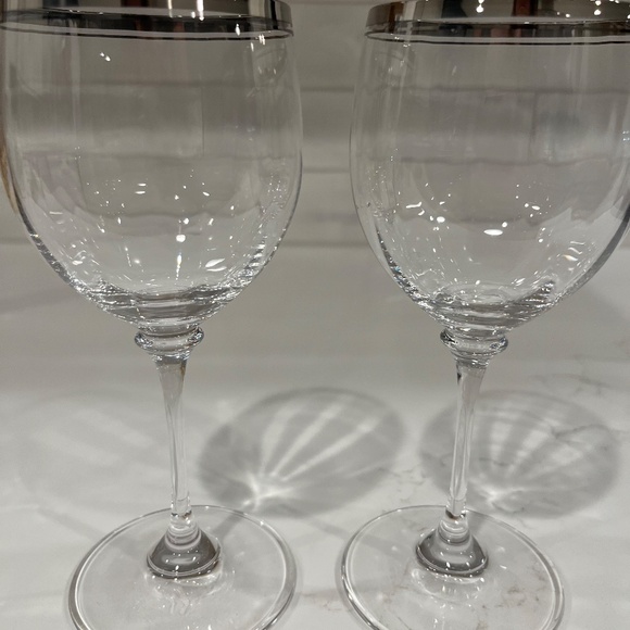 Mikasa Stephanie Platinum Rimmed Wine Glasses; NWOT - Picture 4 of 6